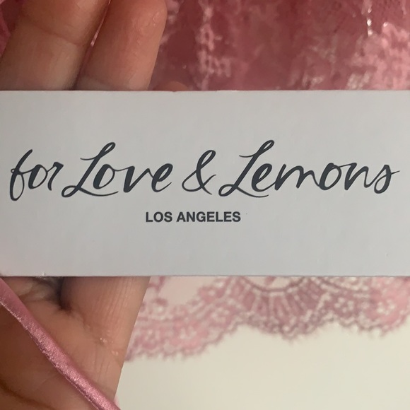 Victoria Secret Women’s Beautiful Top. Size Medium. Brand New. - Picture 3 of 8